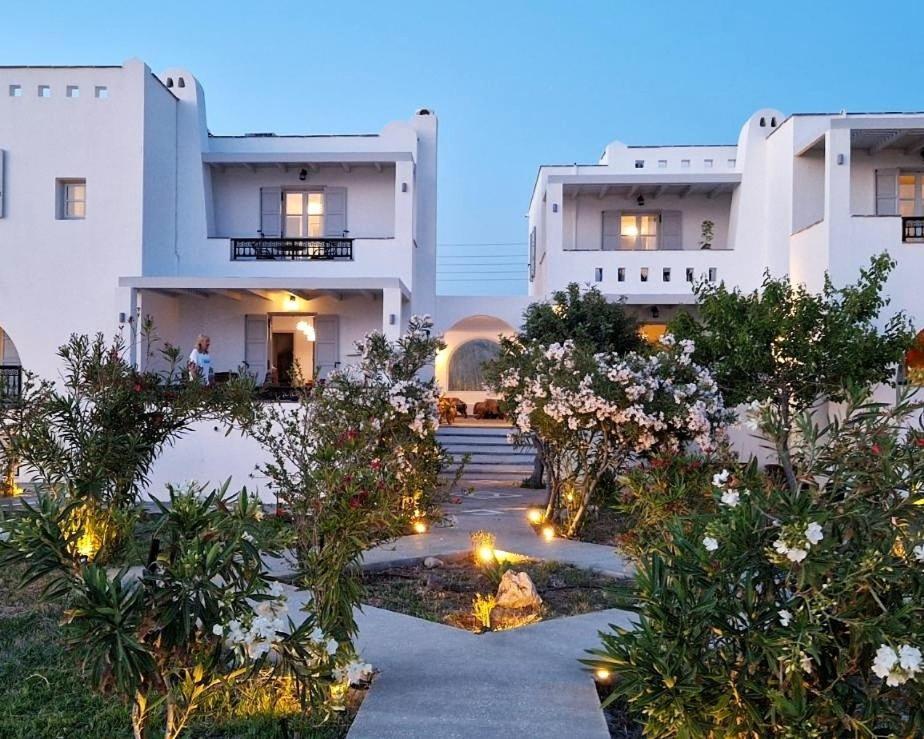 Sea Lilies Suites Pláka Exterior foto